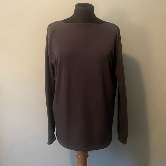 Tobi Women's Gray Drop Shoulder Long Sleeve Open Back Top - Picture 1 of 5